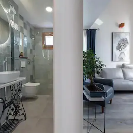 Mamma Mia Luxury 4* Трогір