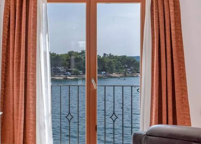 Mamma Mia Luxury 特罗吉尔